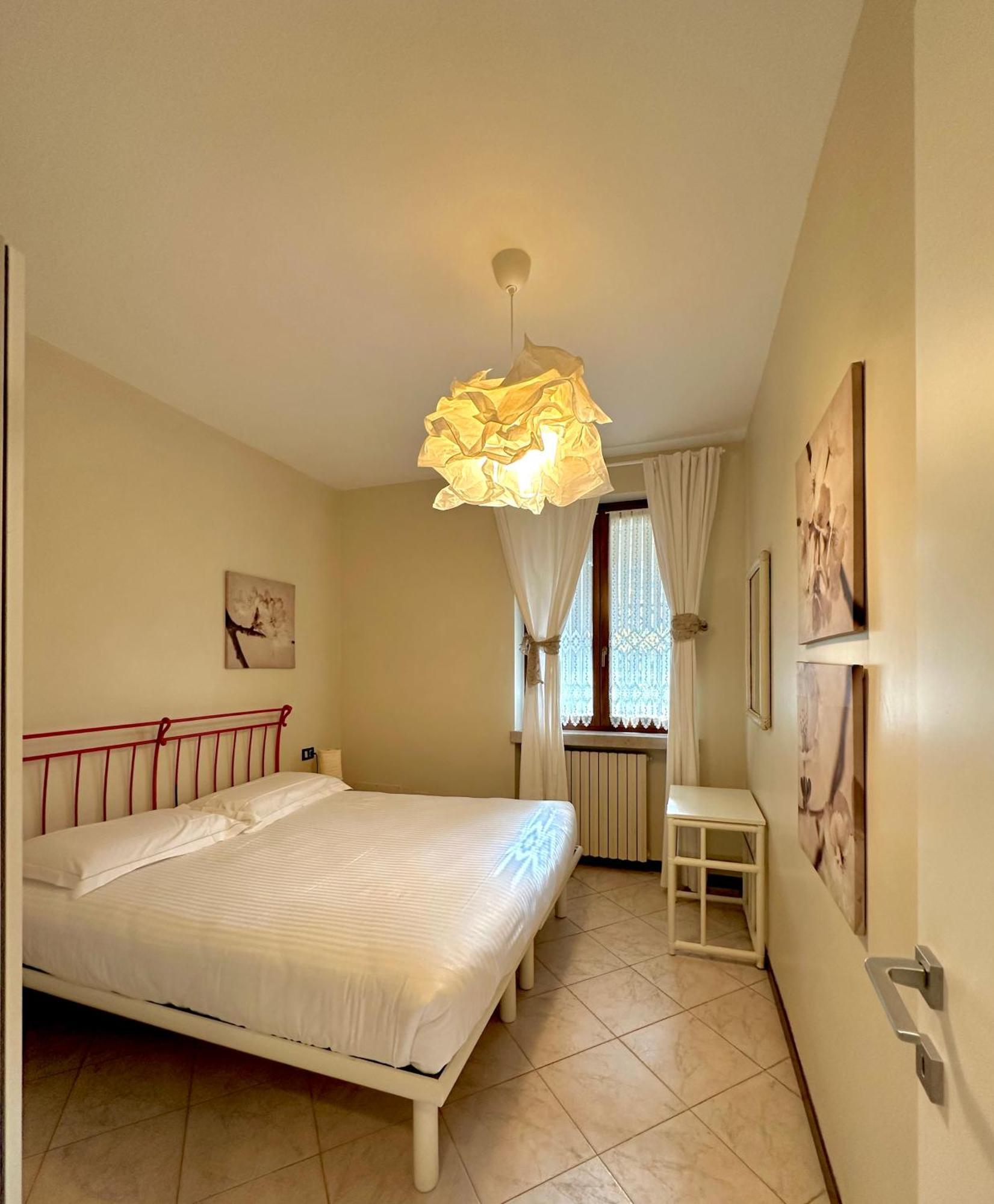 Aparthotel Lauri & Faggi Desenzano del Garda Exterior foto