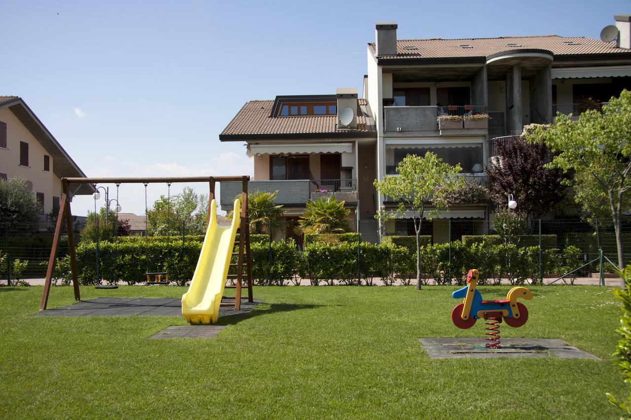 Aparthotel Lauri & Faggi Desenzano del Garda Exterior foto